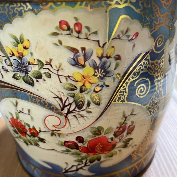 Vintage Floral Tin Canister - Picture 2 of 5